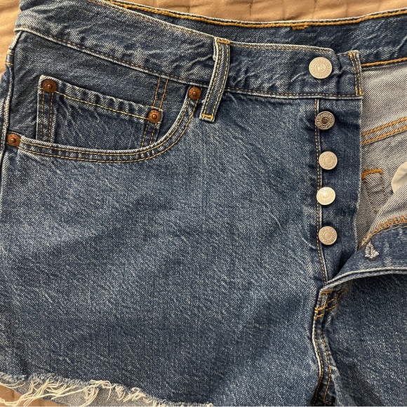 Levi Strauss cutoff shorts, size 31 excellent condition - Picture 3 of 4